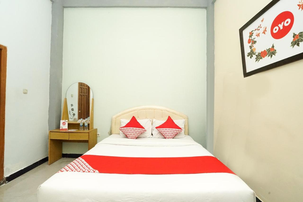 Kartika Syariah Homestay By Stayku Surabaya Eksteriør bilde