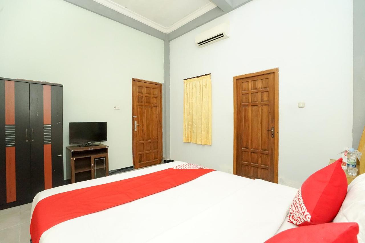 Kartika Syariah Homestay By Stayku Surabaya Eksteriør bilde