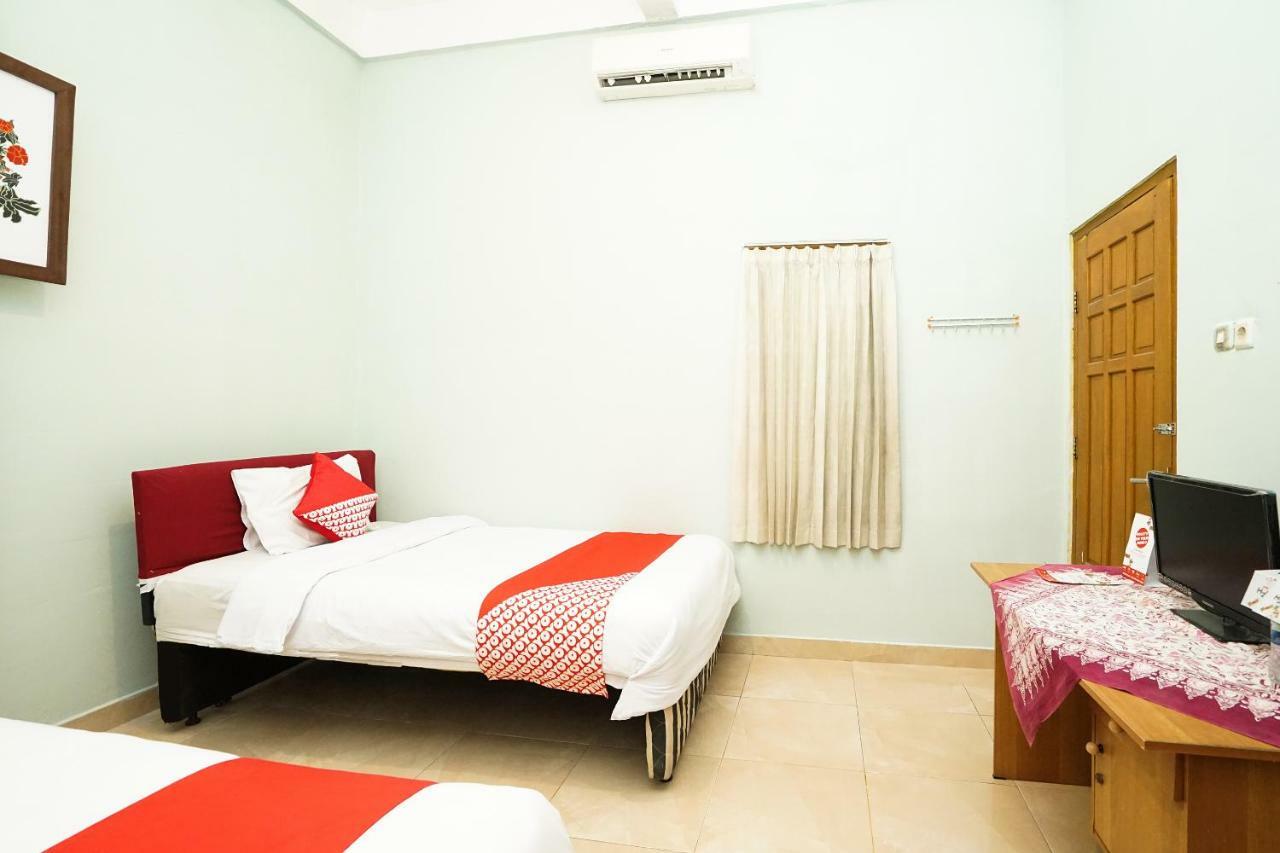 Kartika Syariah Homestay By Stayku Surabaya Eksteriør bilde