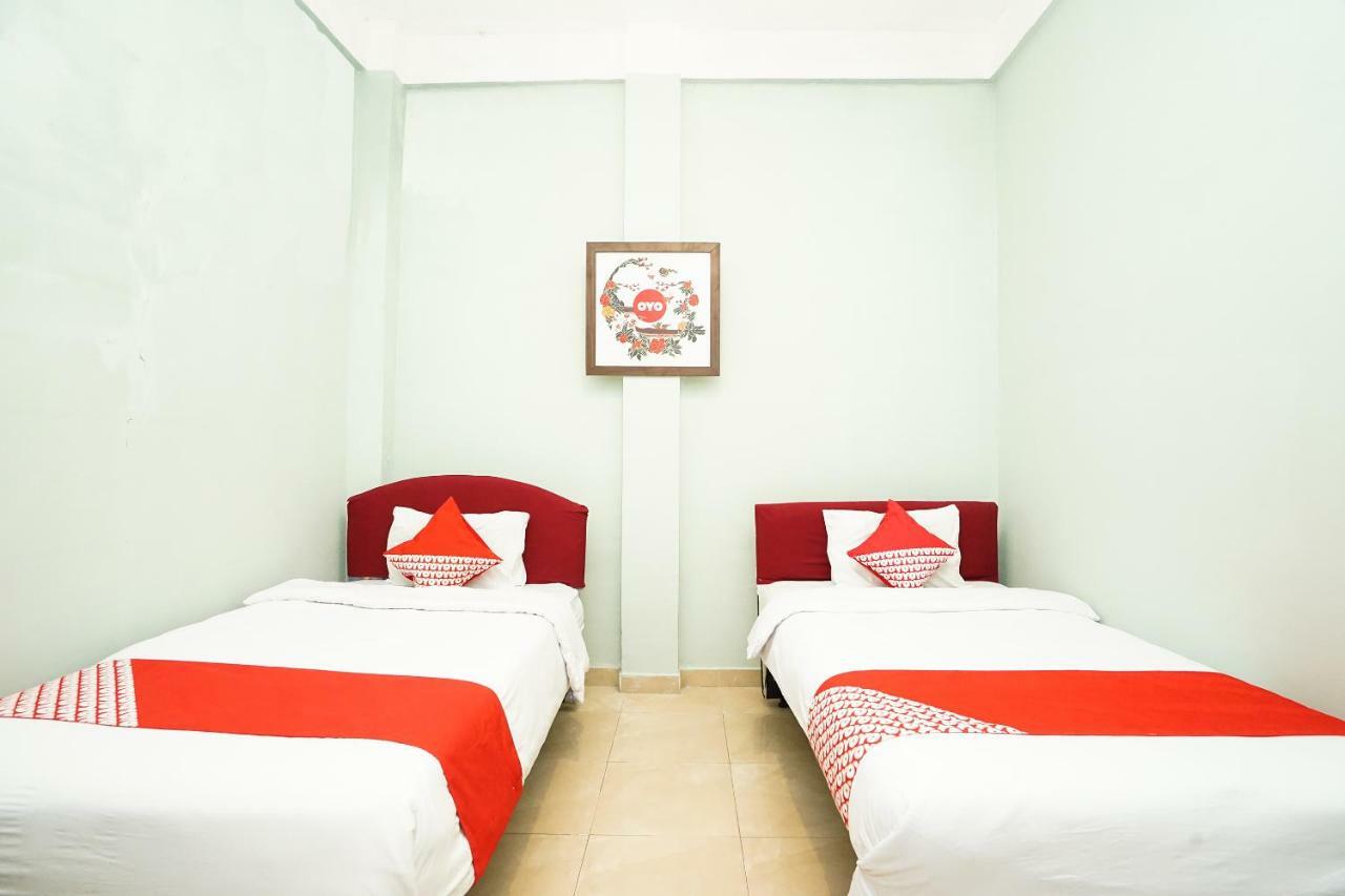 Kartika Syariah Homestay By Stayku Surabaya Eksteriør bilde